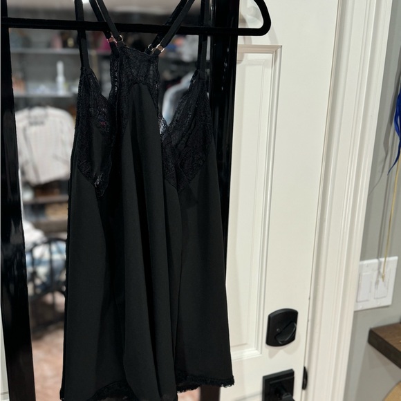 Razor back black lace trim top size small - Picture 11 of 13